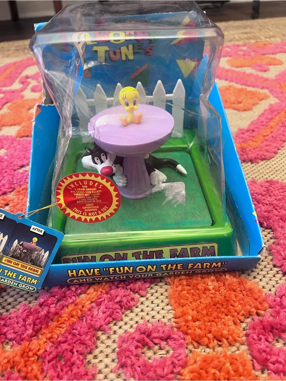 Looney tunes tweety bird Sylvester cat seed grass planter 1990s